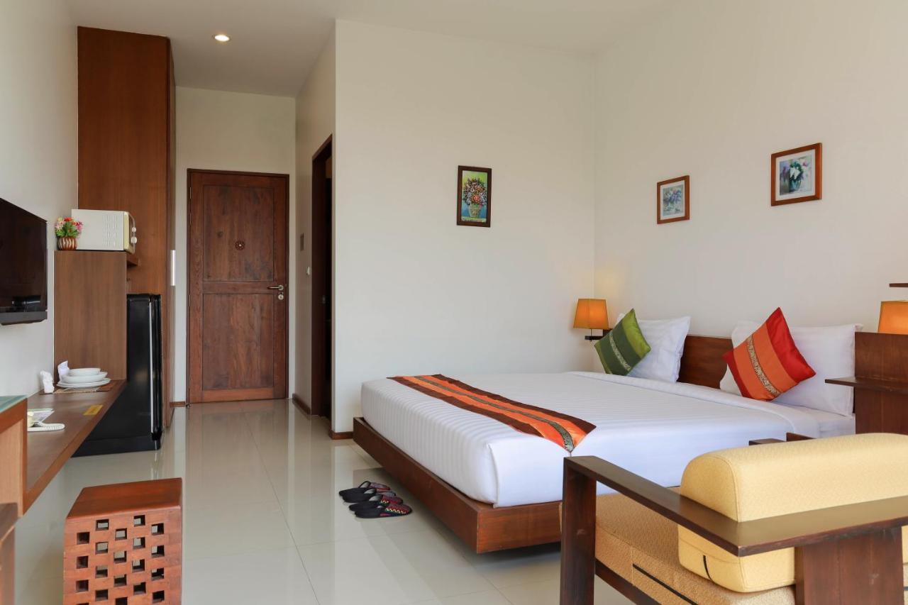 The Choice Hotel - Adults Only Bangkok Exterior photo