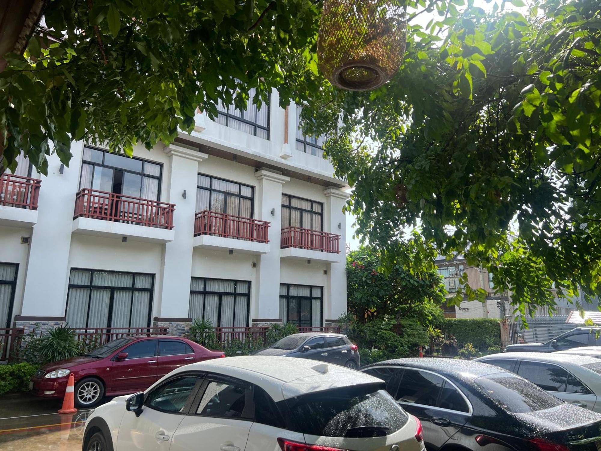 The Choice Hotel - Adults Only Bangkok Exterior photo